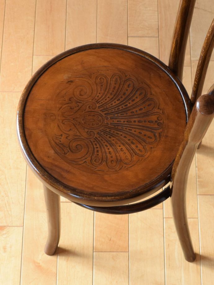 ベントウッドチェアの座面