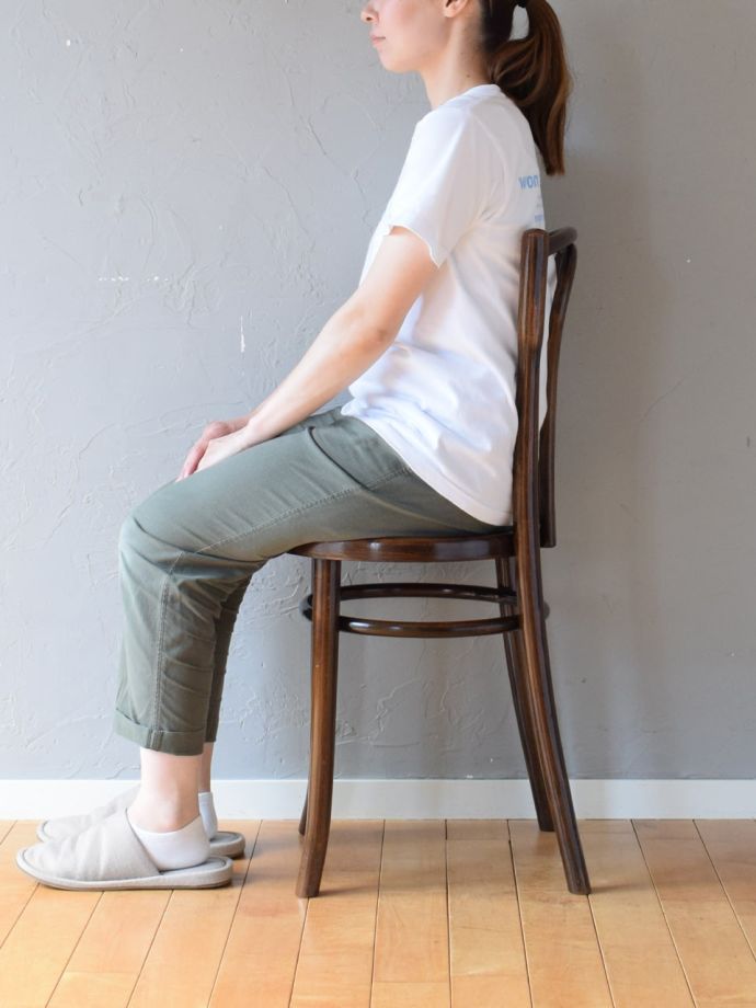 ベントウッドチェアの側面