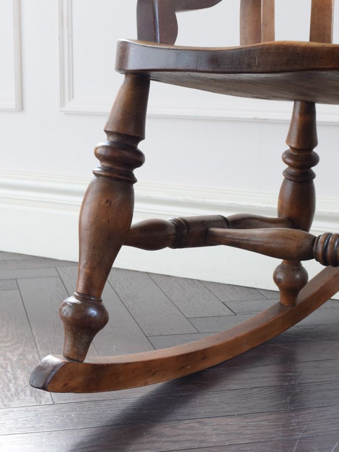 アンティークチェアの脚