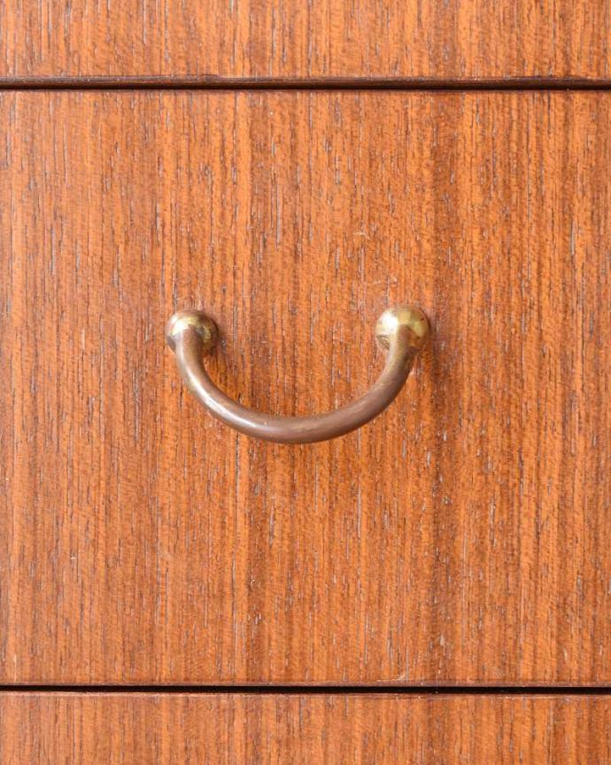G-PLAN(Gプラン)　アンティーク家具　トラー＆ブラックのヴィンテージ家具、収納力バツグンのG-ＰＬＡＮのチェスト。カッコいい取っ手もデザインの一部デザインの一部になっているカッコいい取っ手。(k-1950-f)