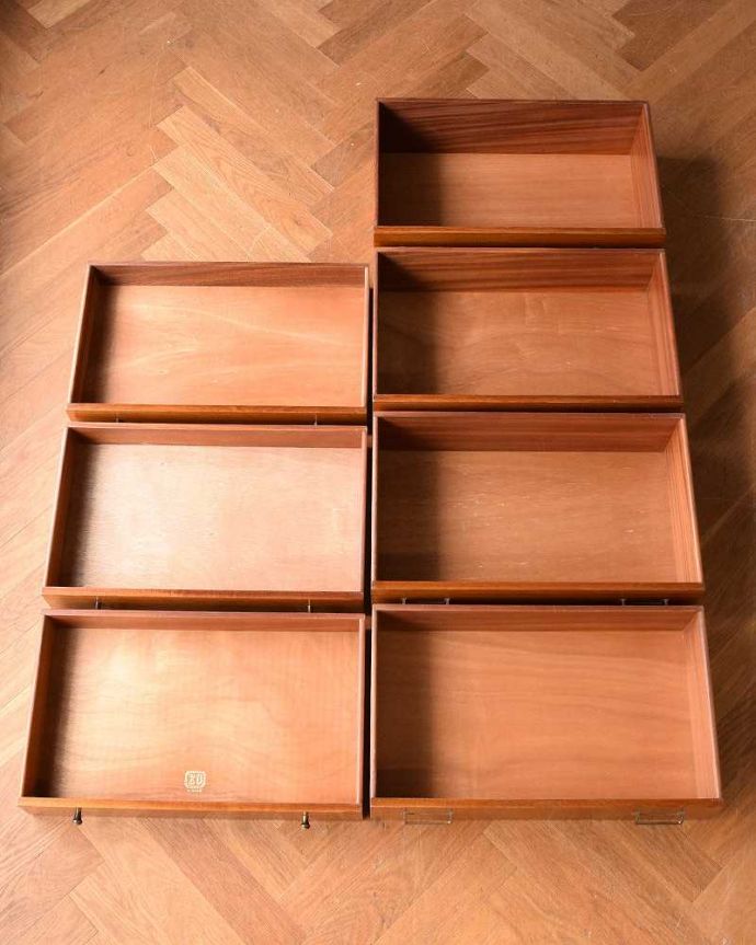 G-PLAN(Gプラン)　アンティーク家具　Gプランの北欧テイストのインテリア、引き出したっぷりのチェスト。引き出しの中もキレイに修復しました。(k-1953-f)