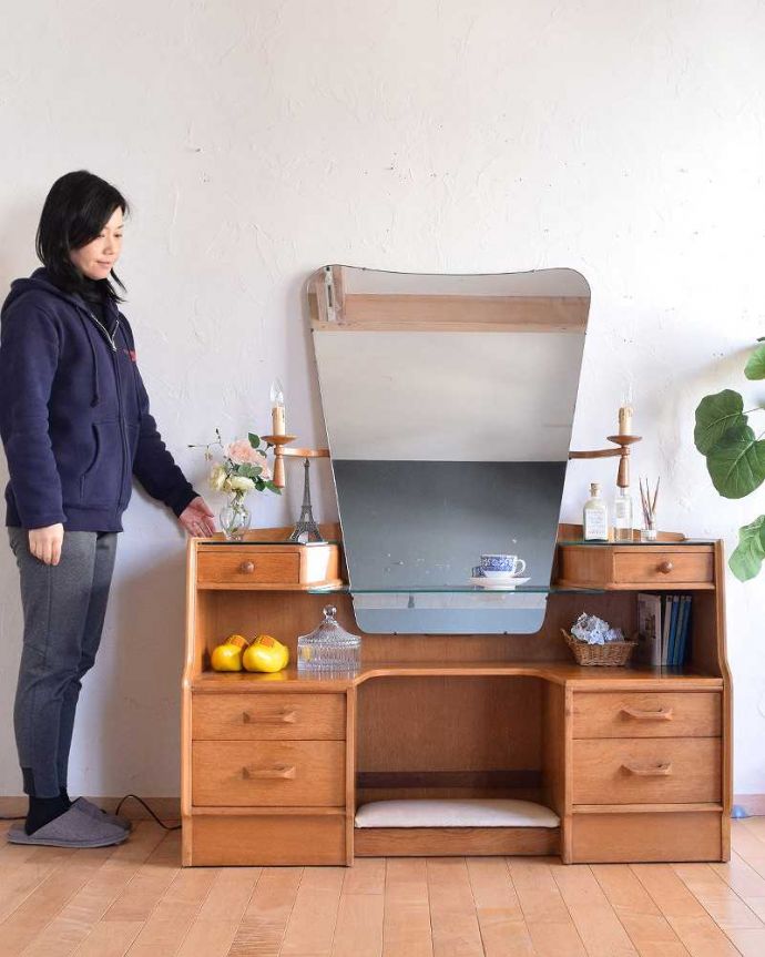 G-PLAN(Gプラン)　アンティーク家具　北欧スタイルのヴィンテージ家具、引き出しがたっぷり付いたドレッサー （ドレッシングチェスト） 。クールに決まる北欧スタイルのドレッサースッキリとシンプルな北欧スタイルのドレッシングチェストは、どんなお部屋にもカッコよく似合います。(k-1955-f)