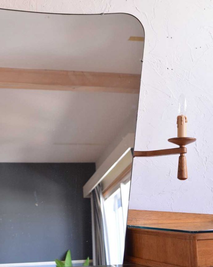 G-PLAN(Gプラン)　アンティーク家具　北欧スタイルのヴィンテージ家具、引き出しがたっぷり付いたドレッサー （ドレッシングチェスト） 。お部屋を広く見せてくれる大きなミラー大きなミラーは身だしなみを整えるのはもちろん、お部屋を広く見せてくれる効果もあります。(k-1955-f)