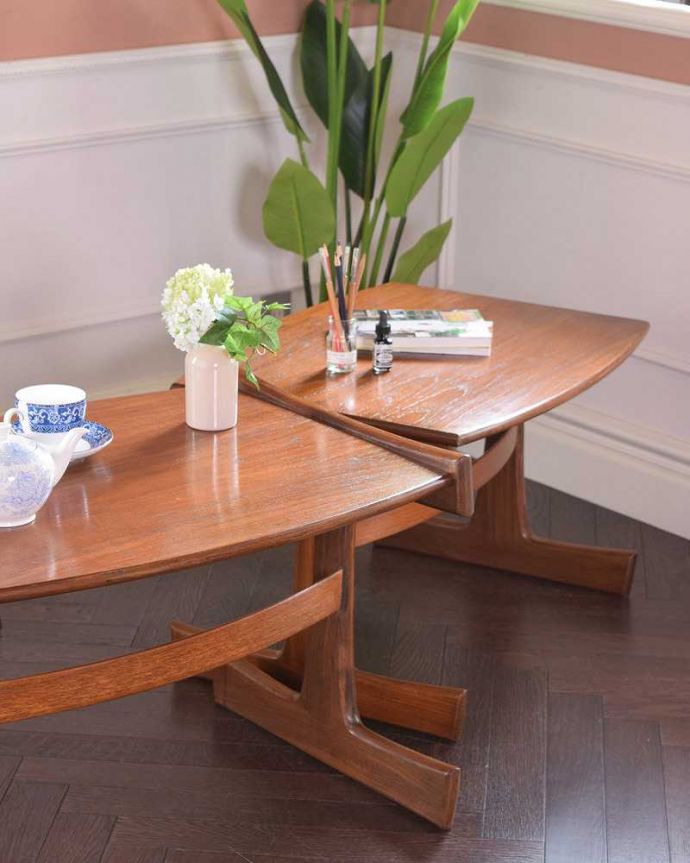 G-PLAN(Gプラン) アンティーク家具 3つのテーブルがセットで届く!便利なG-PLANのアンティークネストテーブル。クールに決まるスッキリデザイン。(k-1956-f)