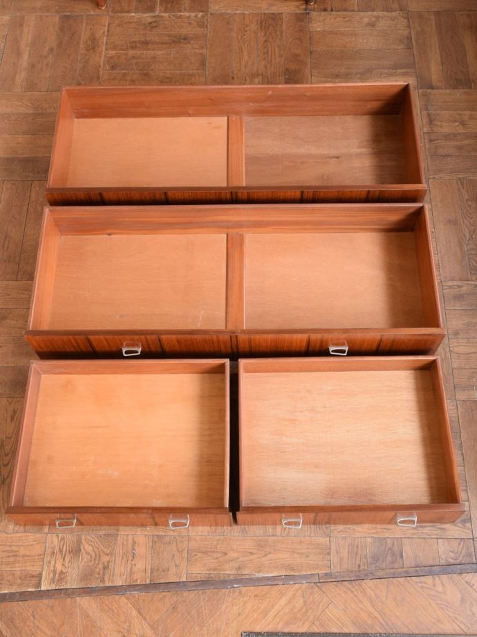 ドレッサーの引き出し