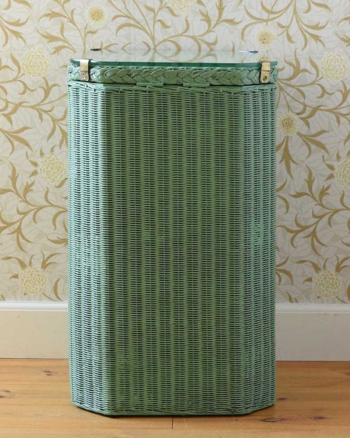 ロイドルーム アンティーク家具 アンティークのロイドルーム家具、ブルーカラーがオシャレなのランドリーボックス。後ろ姿も見て下さい。(k-1981-f)