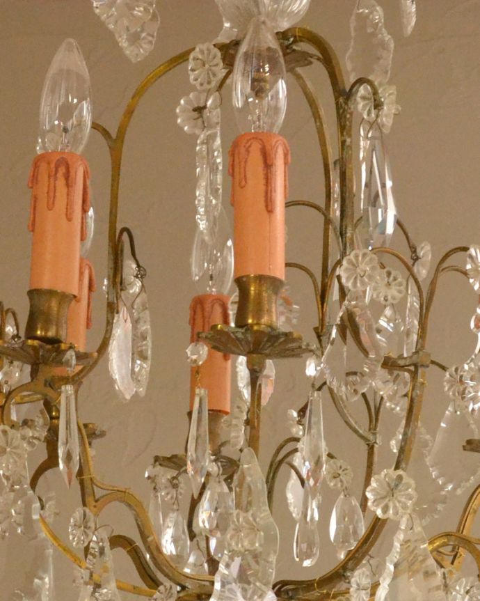 シャンデリアのガラスコラム