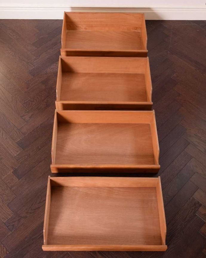 アンティークのキャビネット　アンティーク家具　英国アンティーク家具、上品なマホガニー材のカップボードチェスト（食器棚）。何を入れても大丈夫。(k-1997-f)