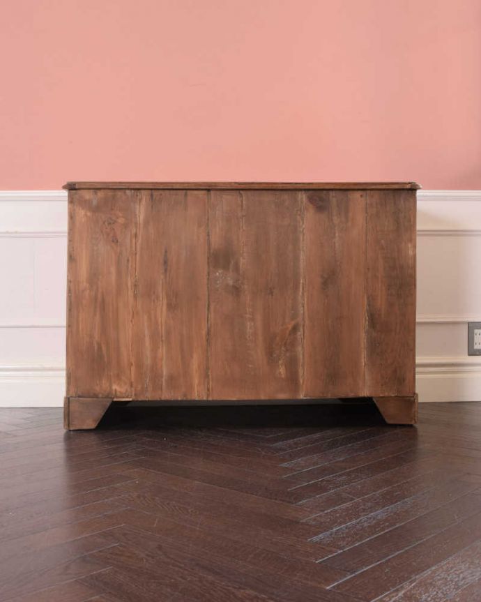 アンティークのチェスト　アンティーク家具　イギリスで見つけたアンティーク家具、オールドパインのチェスト。後ろ姿も見て下さい。(k-2005-f)