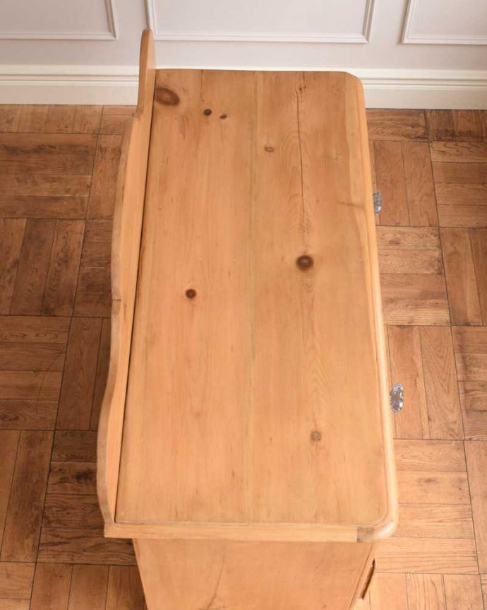 アンティークのチェスト アンティーク家具 イギリスで見つけたガラス取っ手のナチュラルな3段チェスト(整理ダンス)。ピカピカに仕上げました修復の時、天板もキレイに仕上げました。(k-2018-f)