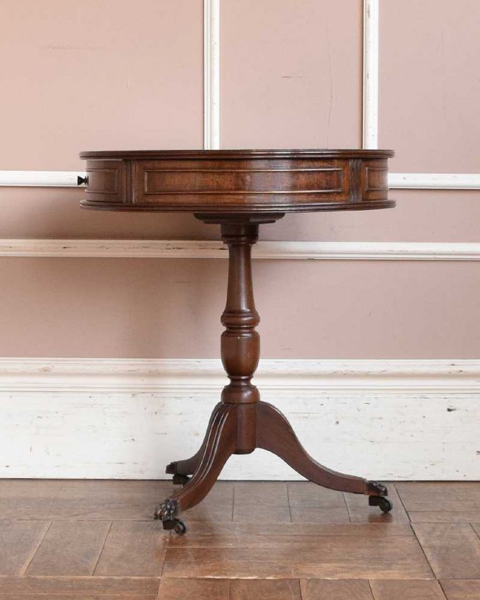 アンティークのテーブル アンティーク家具 英国輸入のアンティーク家具、革張り天板のドラムテーブル(引き出し付き)。クルッと回転。(k-2021-f)