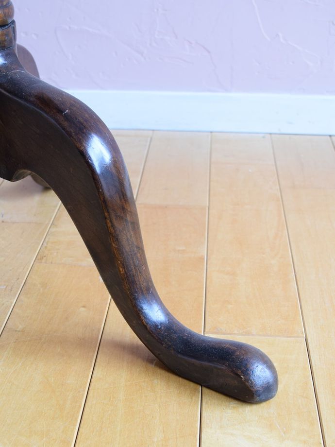 アンティークテーブルの脚