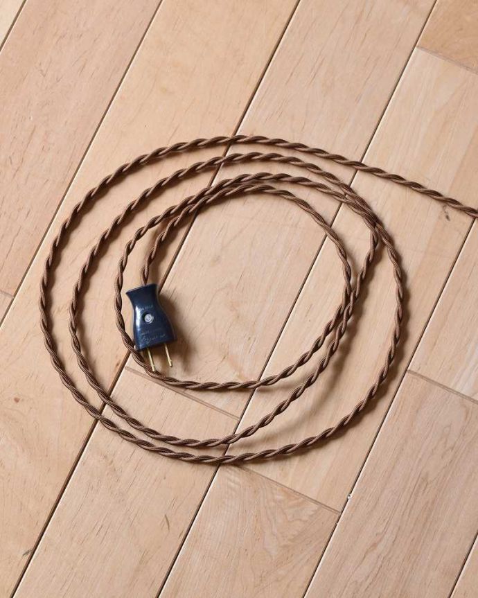 スタンドライト　照明・ライティング　英国デザインのアンティークの間接照明、布シェードのフロアランプ。。(k-2032-f)