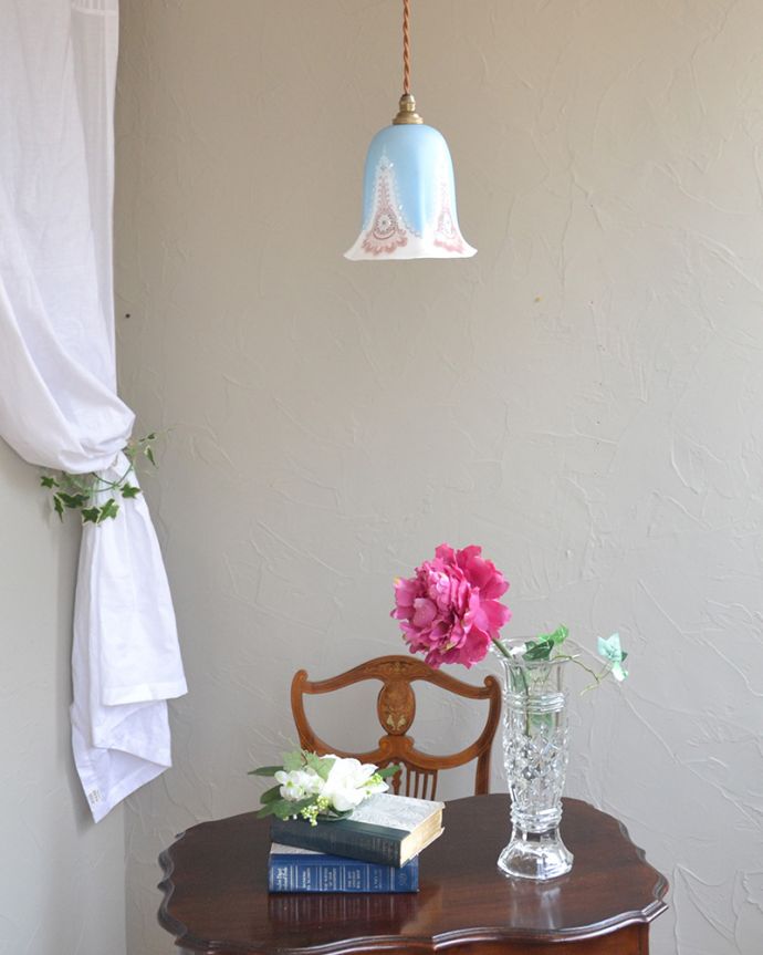 ペンダントライト　照明・ライティング　パステルカラーが可愛いアンティークペンダントライト（コード・シャンデリア電球・ギャラリーなし）。。(k-2032-z)