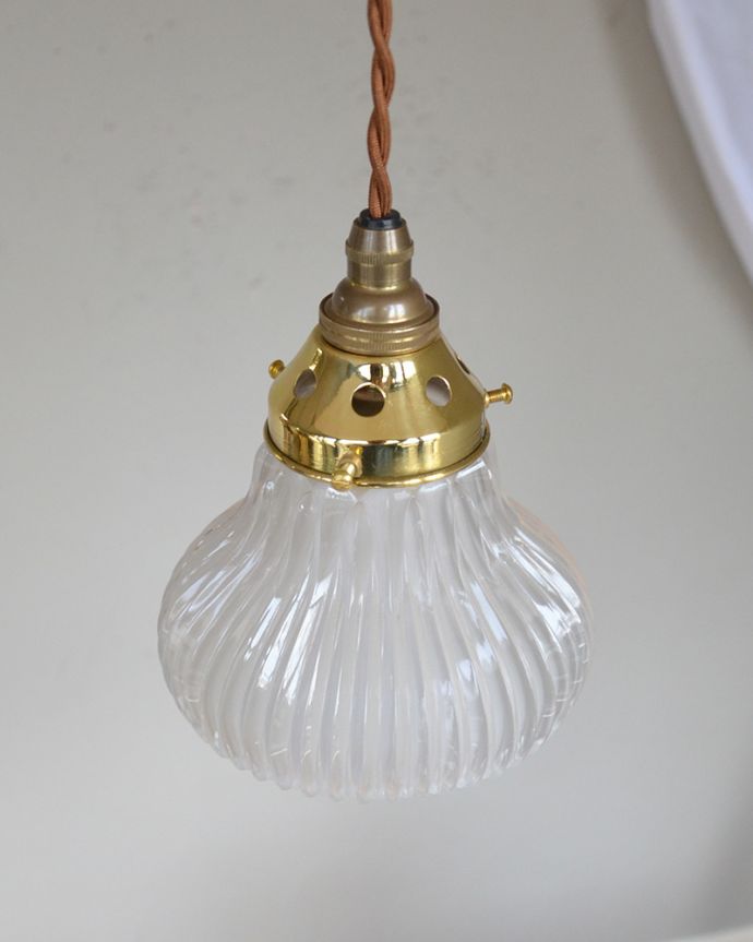 ペンダントライト　照明・ライティング　丸いシルエットに癒されるアンティークペンダントライト（コード・シャンデリア電球・ギャラリーD付き）。コードは50、80cm以外にも、ご希望の長さで加工してお届けします。(k-2034-z)