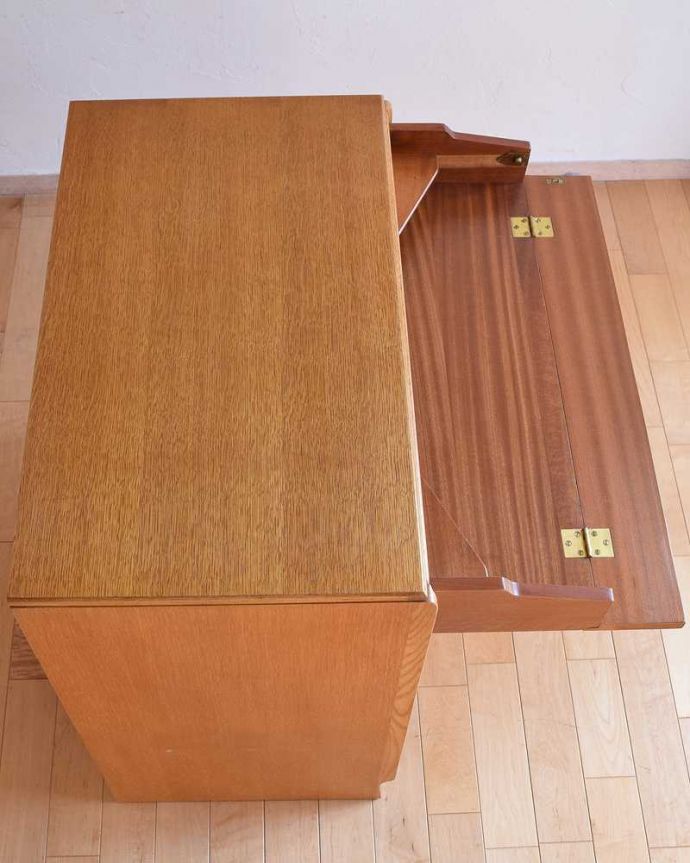 G-PLAN(Gプラン) アンティーク家具 小さな北欧インテリア、G-planのヴィンテージチェストBrandon(ブランドン) 。上から見ると・・・天板はこんな感じです。(k-2039-f)