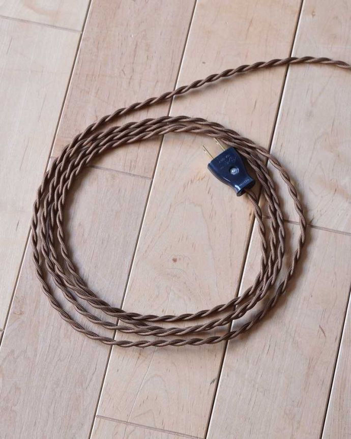 スタンドライト　照明・ライティング　マホガニー材のスタンドが美しい英国輸入のアンティークフロアランプ（Ｂ22シャンデリア球付）。。(k-2048-f)