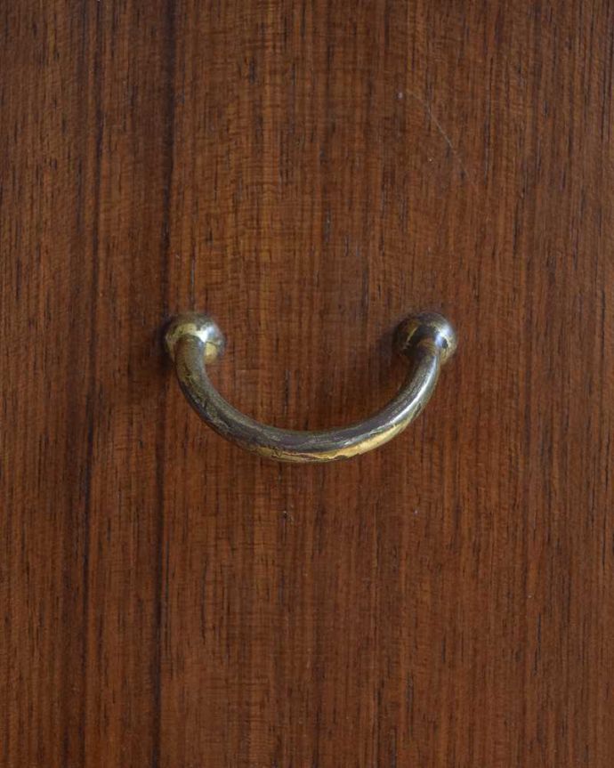 G-PLAN(Gプラン) アンティーク家具 北欧スタイルでカッコいいG-PLANのビンテージドレッシングチェスト(トラー&ブラック)。取っ手もデザインの一部デザインの一部になっているカッコいい取っ手。(k-2049-f)