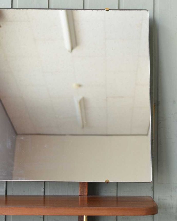 アンティークのキャビネット アンティーク家具 大きなミラーがついた北欧スタイルのドレッサー(ドレッシングチェスト)。。(k-2050-f)