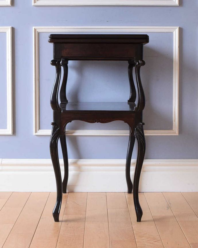 アンティークのテーブル アンティーク家具 高級感たっぷりのアンティーク英国家具、ローズウッド材のカードテーブル(オケージョナルテーブル)。横から見てもステキサイドはすっきりしています。(k-2051-f)