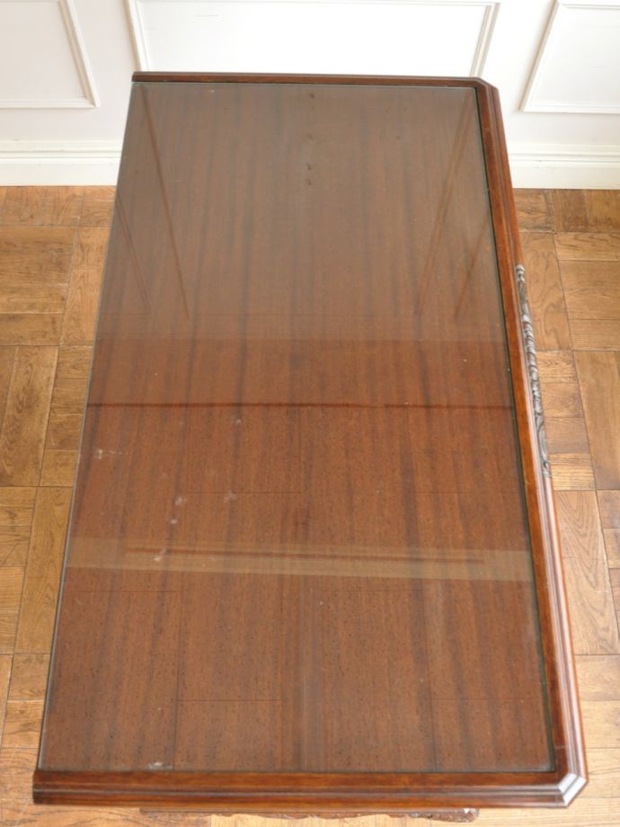 アンティークキャビネットの天板