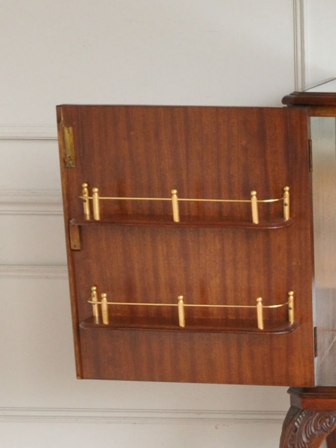 カクテルキャビネットの扉の内側