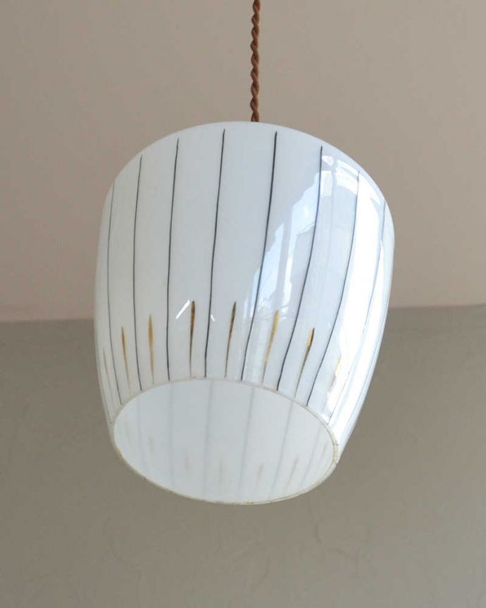 ペンダントライト　照明・ライティング　シンプルなラインのアンティークペンダントライト（天井付け照明）（コード・シャンデリア球・ギャラリーなし））。。(k-2058-z)