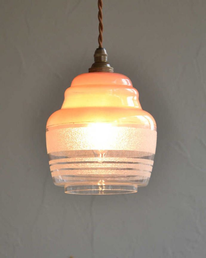 ペンダントライト　照明・ライティング　２トーンカラーのアンティーク　シェード（コード・シャンデリア電球・ギャラリーなし）。。(k-2066-z)