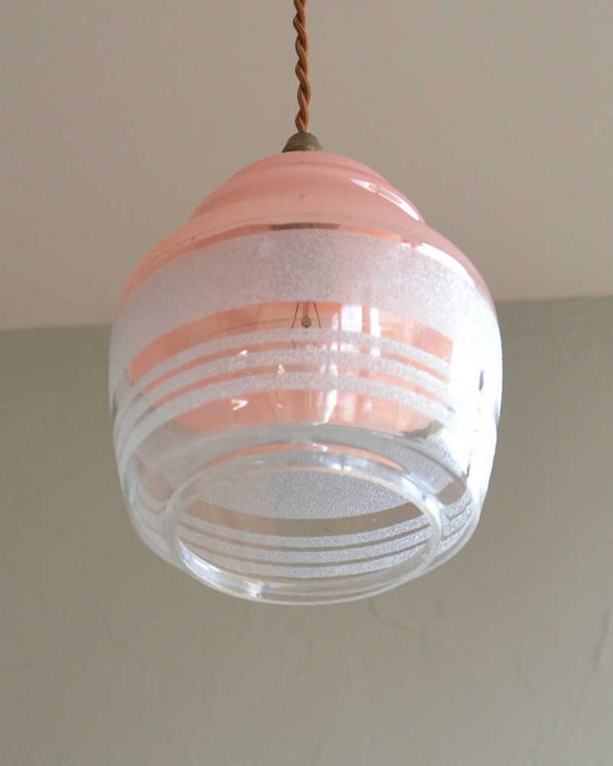 ペンダントライト　照明・ライティング　２トーンカラーのアンティーク　シェード（コード・シャンデリア電球・ギャラリーなし）。。(k-2066-z)