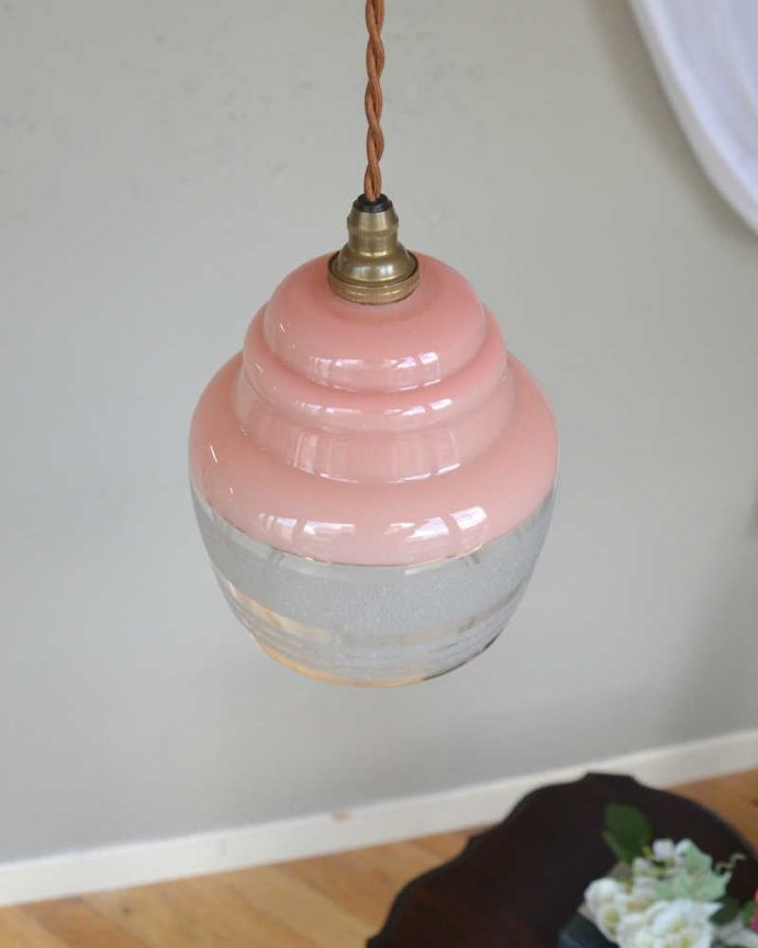 ペンダントライト　照明・ライティング　２トーンカラーのアンティーク　シェード（コード・シャンデリア電球・ギャラリーなし）。。(k-2066-z)