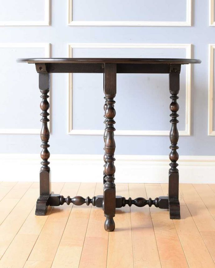 アンティークのテーブル　アンティーク家具　和室でも使えるアンティーク家具、ボビンターニングレッグのゲートレッグテーブル。クルッと回転。(k-2070-f)
