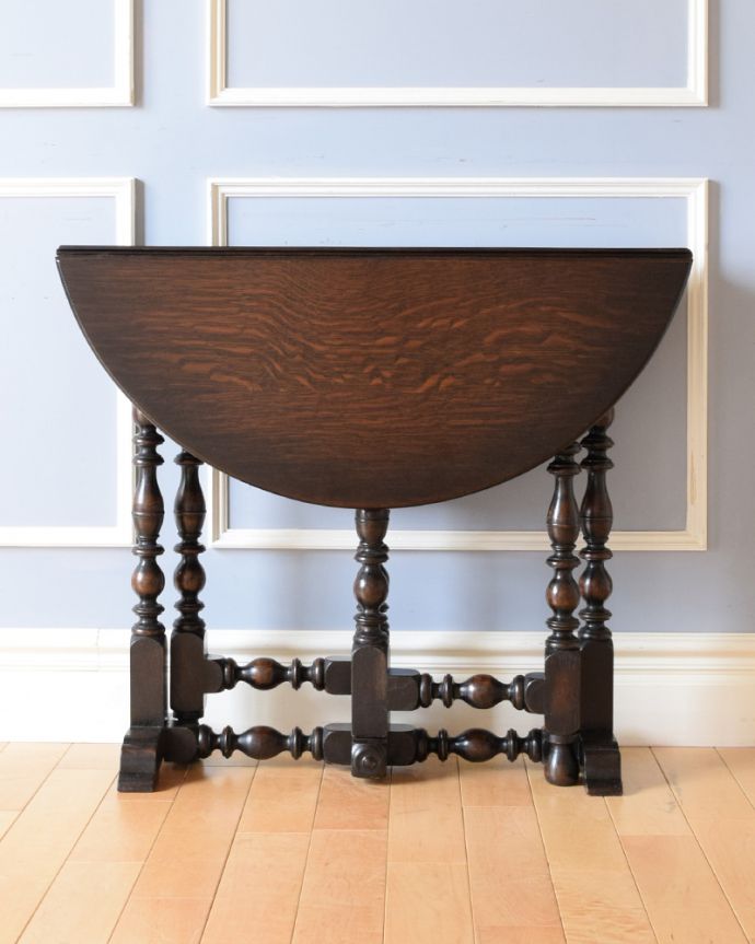 アンティークのテーブル　アンティーク家具　和室でも使えるアンティーク家具、ボビンターニングレッグのゲートレッグテーブル。クルッと回転。(k-2070-f)