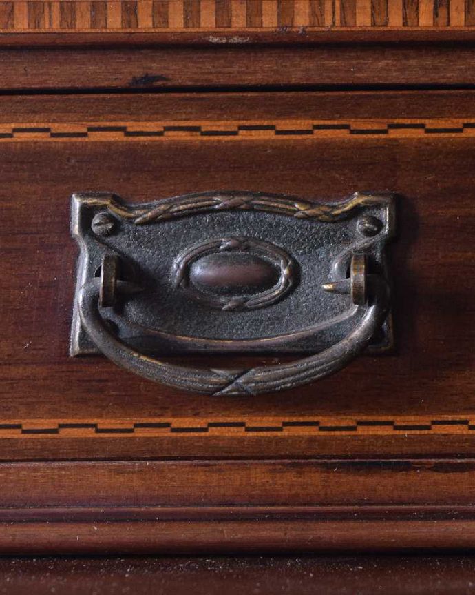 ドレッサーのおしゃれな取っ手