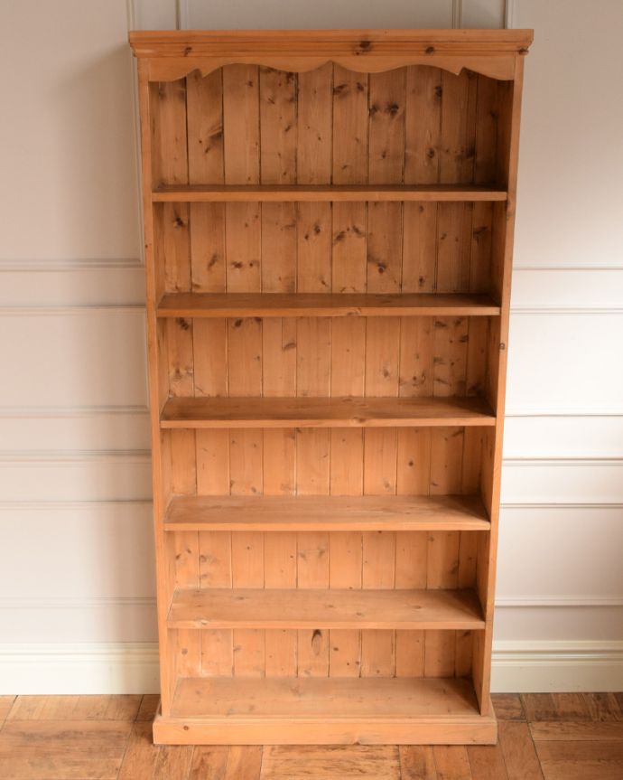 アンティークのキャビネット アンティーク家具 ナチュラルな雰囲気がとっても可愛いオールドパイン材のオープンシェルフ。いろんな場所で大活躍リビング収納としてや、寝室や書斎の本棚として…キレイに修復したので、いろんなものを乗せて実用的にお使い下さい。(k-2088-f)