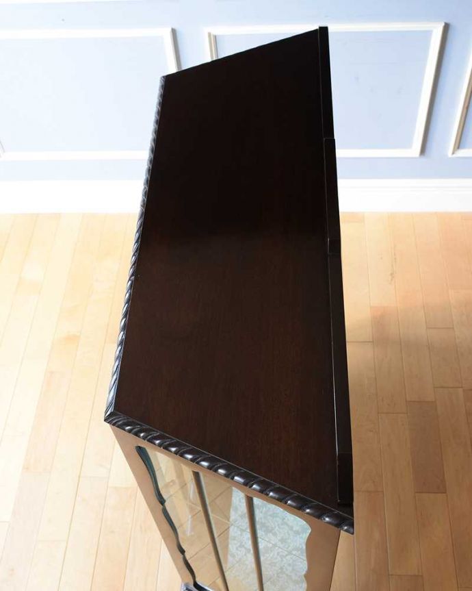 アンティークのキャビネット アンティーク家具 マホガニー材のアンティーク家具、素敵なガラスキャビネット(ショーケース)。こんな形のキャビネットです。(k-2100-f)