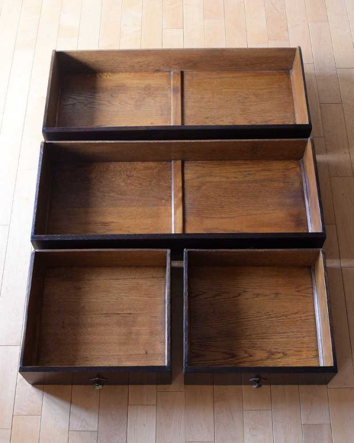 アンティークのチェスト　アンティーク家具　英国の定番アンティーク家具、落ち着いた色の美しい３段チェスト 。何を入れても大丈夫。(k-2101-f)