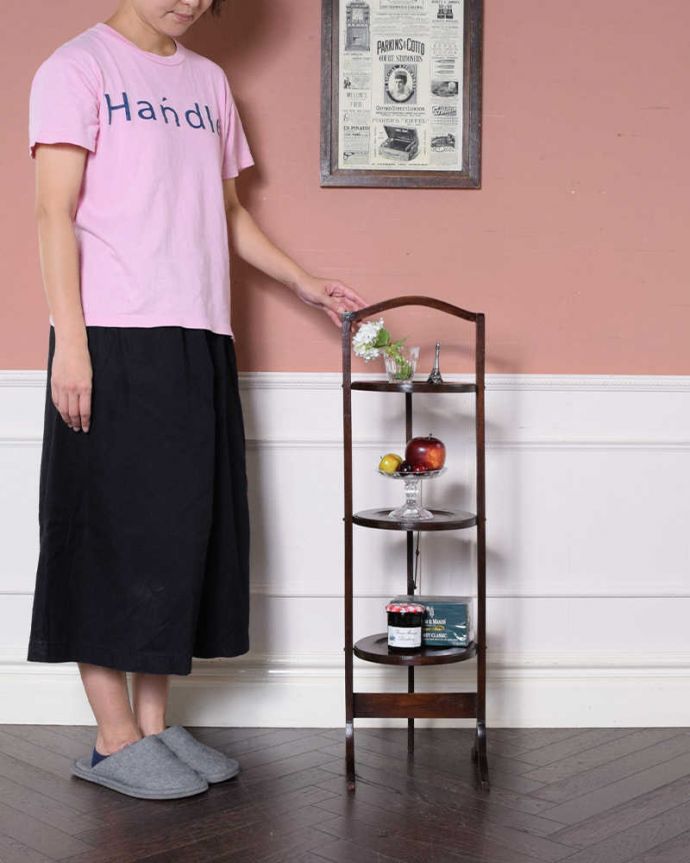 プランツスタンド・ケーキスタンド　アンティーク家具　英国の本格アフタヌーンティーを自宅で気軽に楽しめるアンティークケーキスタンド 。英国アフタヌーンティーのために作られた家具19世紀末に屋外でのアフタヌーンティーを楽しむために作られた木製のケーキスタンド。(k-2110-f)