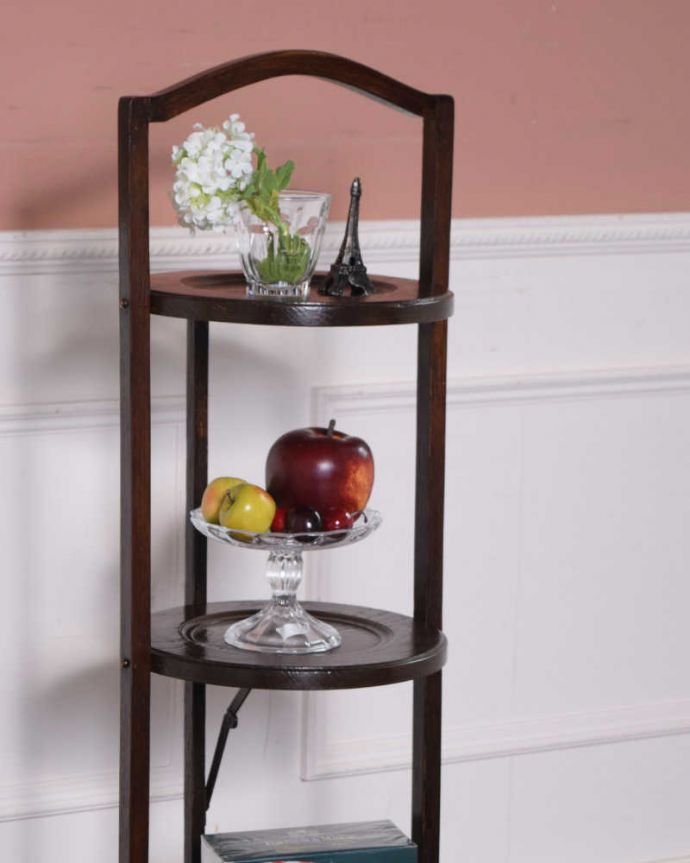 プランツスタンド・ケーキスタンド　アンティーク家具　英国の本格アフタヌーンティーを自宅で気軽に楽しめるアンティークケーキスタンド 。自分流の使い方で自由に楽しめますもともとお皿を乗せて運んで使っていた小さなアンティーク家具。(k-2110-f)
