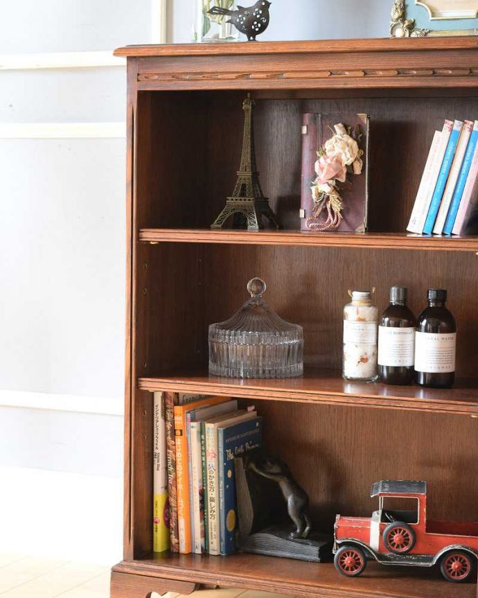 アンティークのキャビネット　アンティーク家具　英国スタイルのアンティーク家具、オープン棚のブックシェルフ（本棚）。隙間収納にもおすすめです。(k-2115-f)
