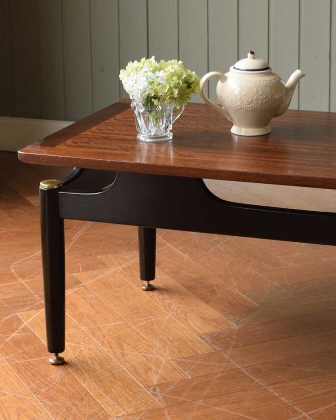 G-PLAN(Gプラン) アンティーク家具 トラー&ブラック(Tola&Black)のヴィンテージ家具、G-planのコーヒーテーブル。クールな表情の中に感じられるぬくもり・・・ヴィンテージの家具は一見クールな表情。(k-2123-f)