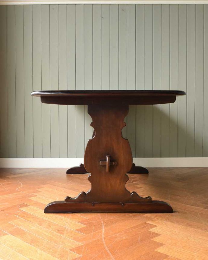 アーコールの家具　アンティーク家具　アーコール社のアンティークダイニングテーブル（リフェクトリーテーブル）。クルッと回転。(k-2127-f)