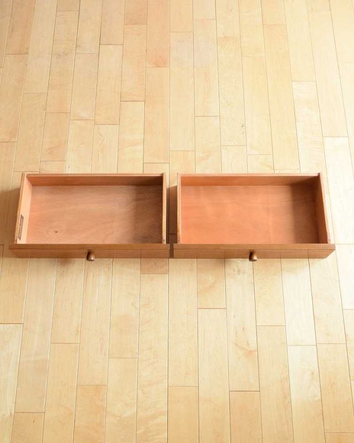 アンティークのキャビネット　アンティーク家具　北欧インテリアのヴィンテージ家具、Nathan（ネイサン）社のキャビネット。もちろん、引き出しもキレイです！引き出しの中も専門の職人が修復したのでキレイです。(k-2128-f)