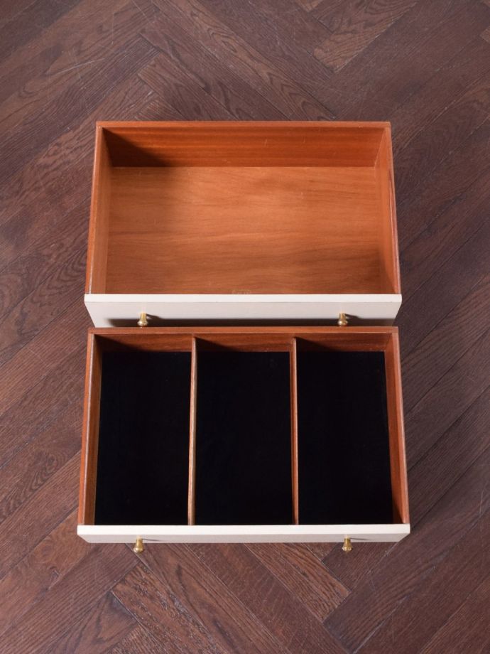 ドレッサーの引き出し