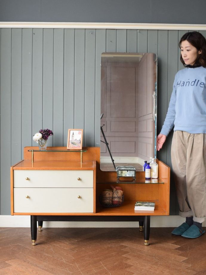 G-PLANのおしゃれなドレッサー