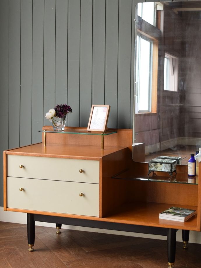 G-PLANのビンテージドレッサー