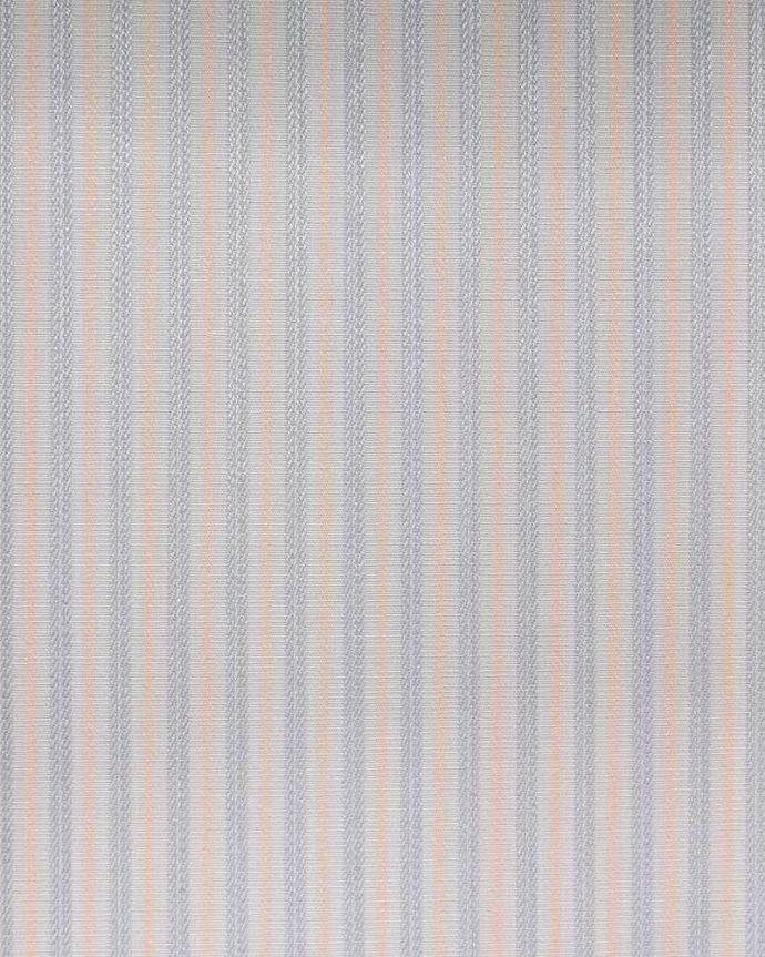 アンティークのキャビネット　アンティーク家具　イギリス輸入のウォールナット材のアンティークガラスキャビネット。新しく貼り替えましたキャビネットの表情に合わせて、背板の生地をセレクト。(k-2139-f)