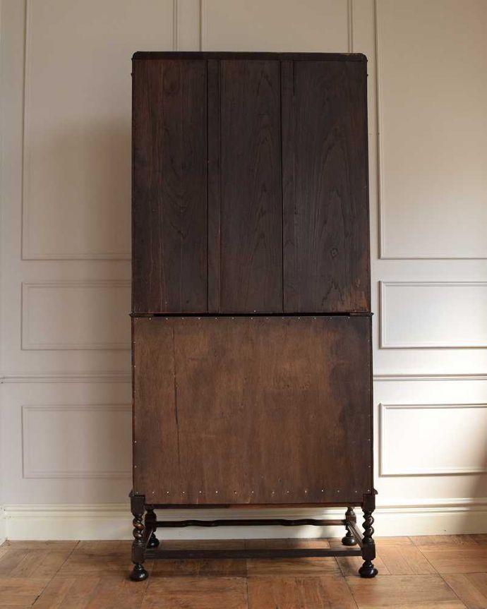 ビューロー アンティーク家具 本棚とデスクが一つになった機能的な家具、アンティークビューローブックケース。後ろ姿までキレイです。(k-2146-f)