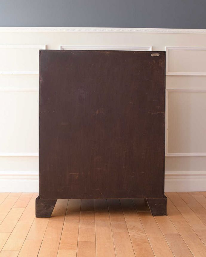 ビューロー　アンティーク家具　書斎で使えるアンティーク家具、お洒落な英国のビューロー（デスク）。後ろ姿もキレイですアンティークは新品ではないので、もちろん経年変化によるキズはありますが、見えない所も専門の職人がしっかり修復しました。(k-2149-f)