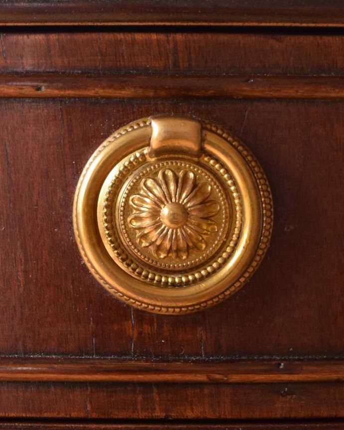 アンティークのテーブル アンティーク家具 マホガニー材の引き出し付きのドラムテーブル、英国輸入のアンティークの家具。開ける度にワクワクこんな所もアンティークらしさ。(k-2154-f)