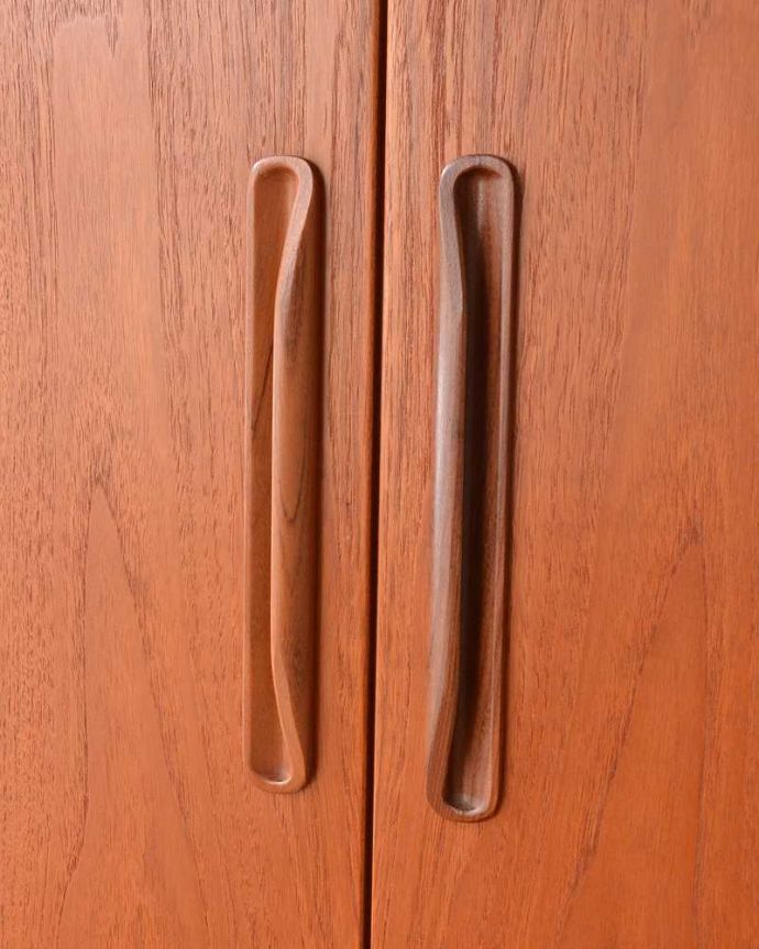 G-PLAN(Gプラン) アンティーク家具 北欧インテリアにピッタリな、G-PLANのヴィンテージワードローブ(2枚扉) 。クールに決まるオシャレな取っ手取っ手のデザインもカッコいい!こんなところがアンティークらしさです。(k-2167-f)